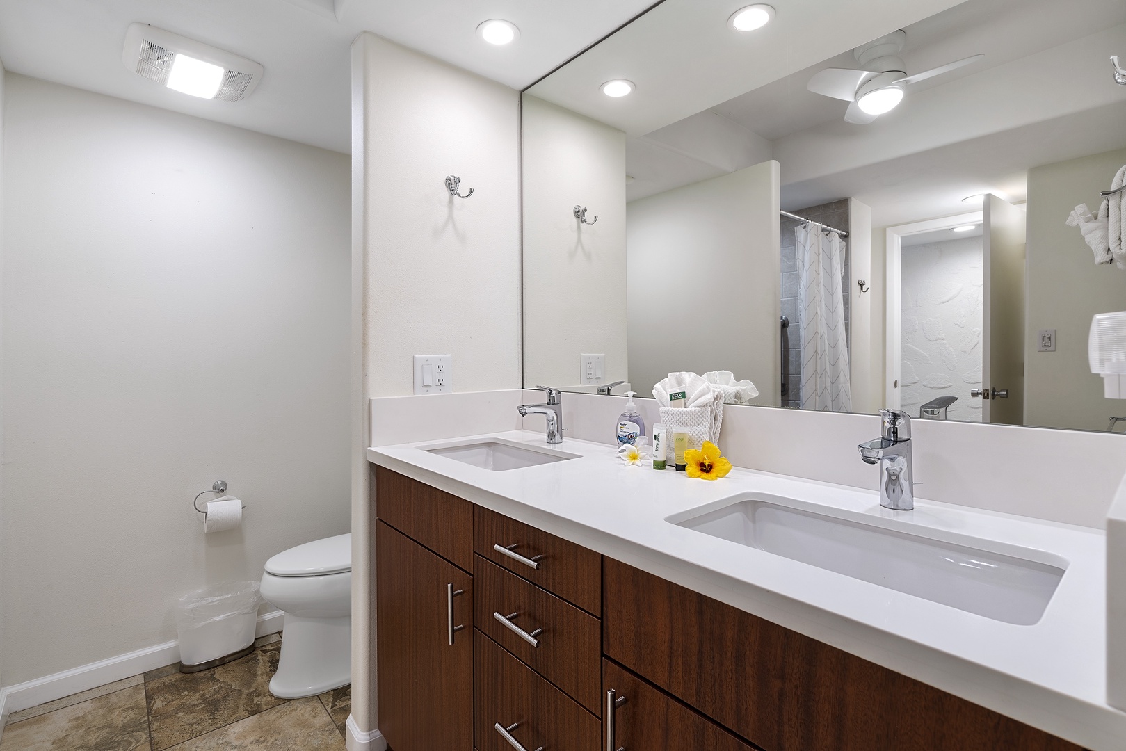 Kailua Kona Vacation Rentals, Casa De Emdeko 104 - Renovated bathroom with dual vanities!