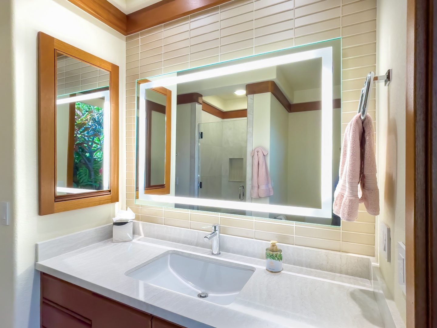 Kamuela Vacation Rentals, Champion Ridge Elegance - Guest Suite 3 contemporary bathroom featuring a dual vanity and access to the outdoor garden.