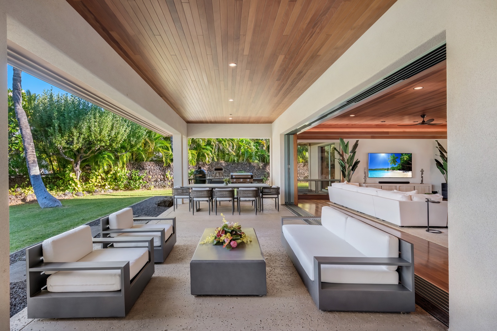 Kamuela Vacation Rentals, Champion Ridge Elegance - Bright covered patio offering a peaceful space to unwind outdoors.