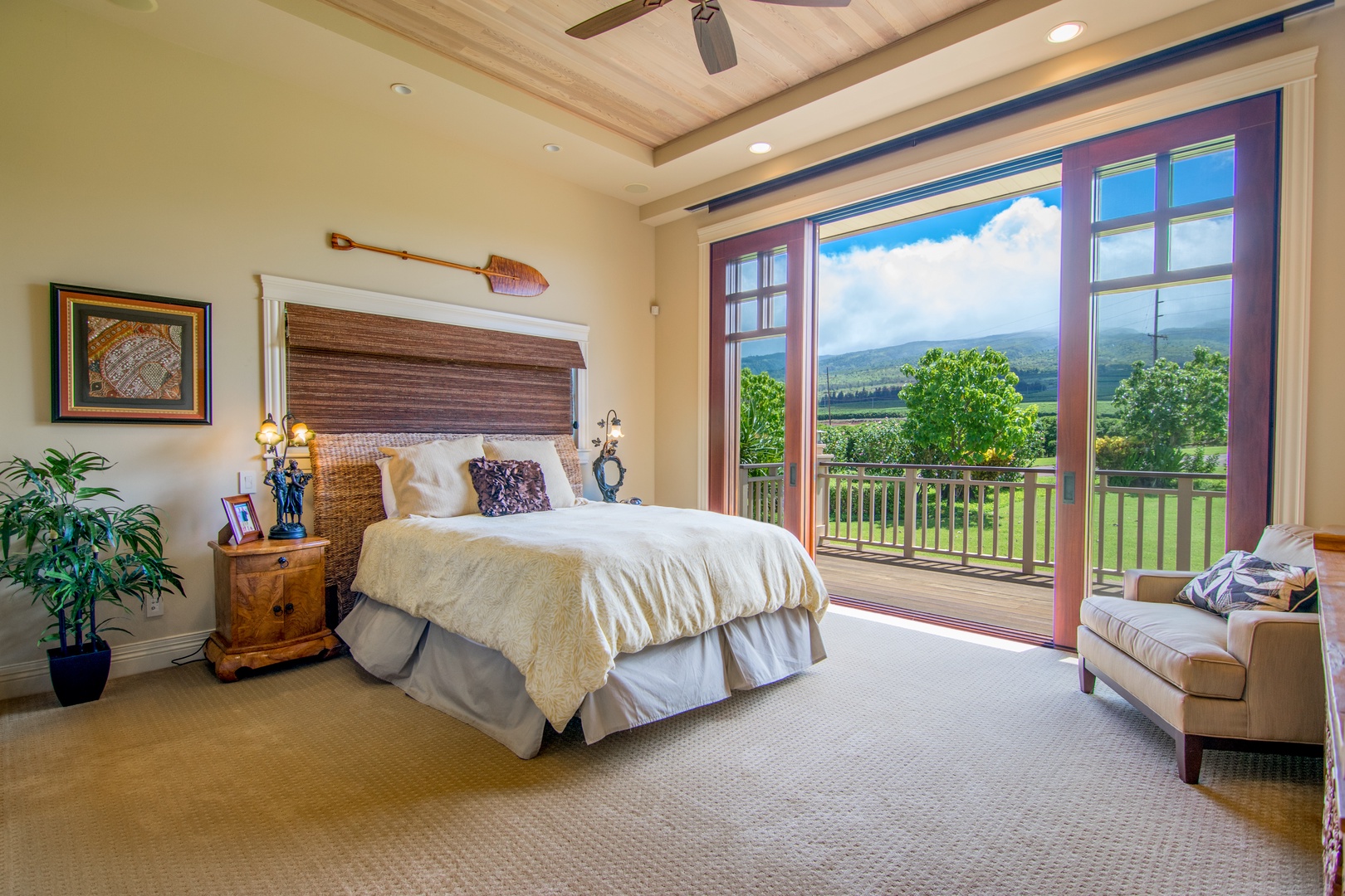 Lahaina Vacation Rentals, Rainbow Hale Estate* - Bedroom with Beautiful Mountain Views and en suite Bathroom