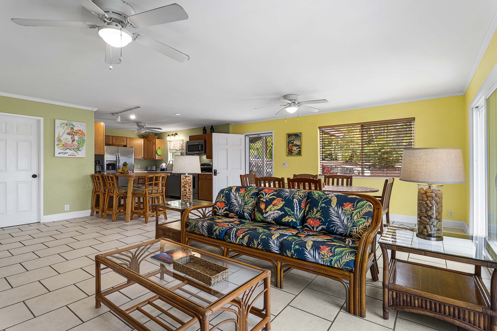 Kailua Kona Vacation Rentals, Hale A Kai - Comfortable tropical furniture