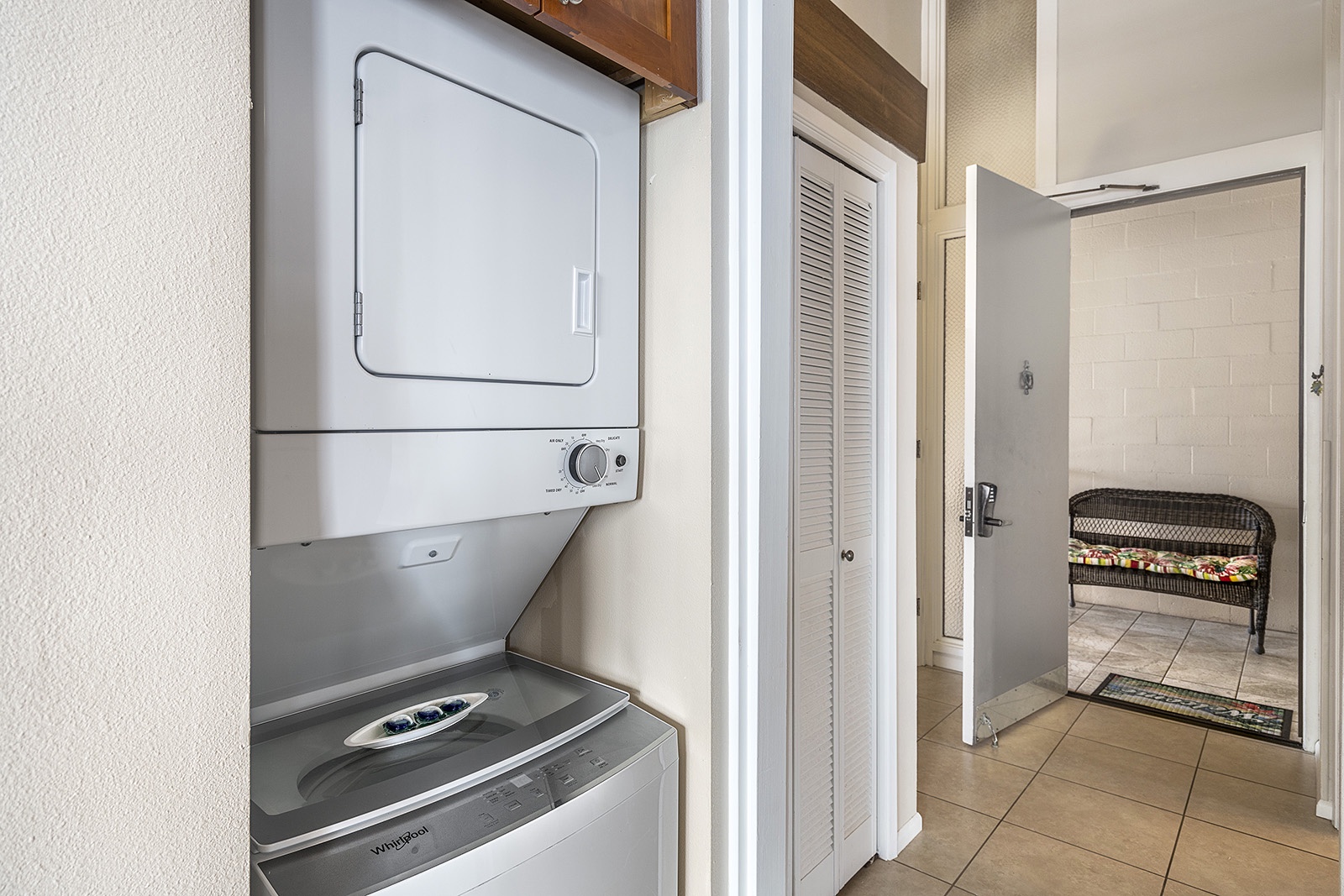 Kailua Kona Vacation Rentals, Kona Makai 6301 - In unit full sized washer/ dryer!