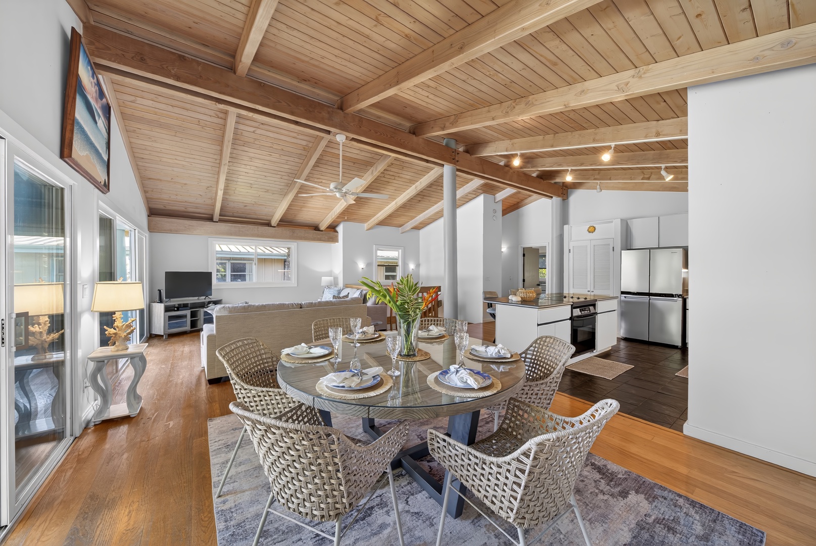 Haleiwa Vacation Rentals, Sunset Beach Hideaway - Gather for meals in the airy dining space beside the open-concept kitchen.