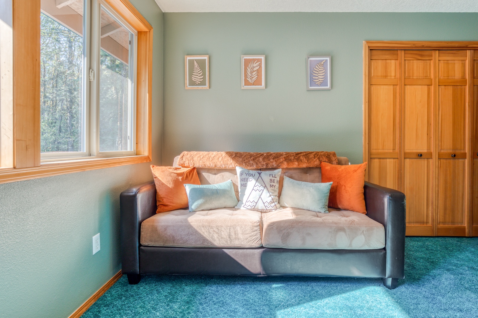 Sandy Vacation Rentals, Iron Mountain - Couch turns into a sofa bed