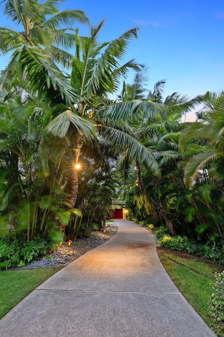 Kailua Vacation Rentals, Kailua Shores Estate 5 Bedroom - Twilight Garden Path