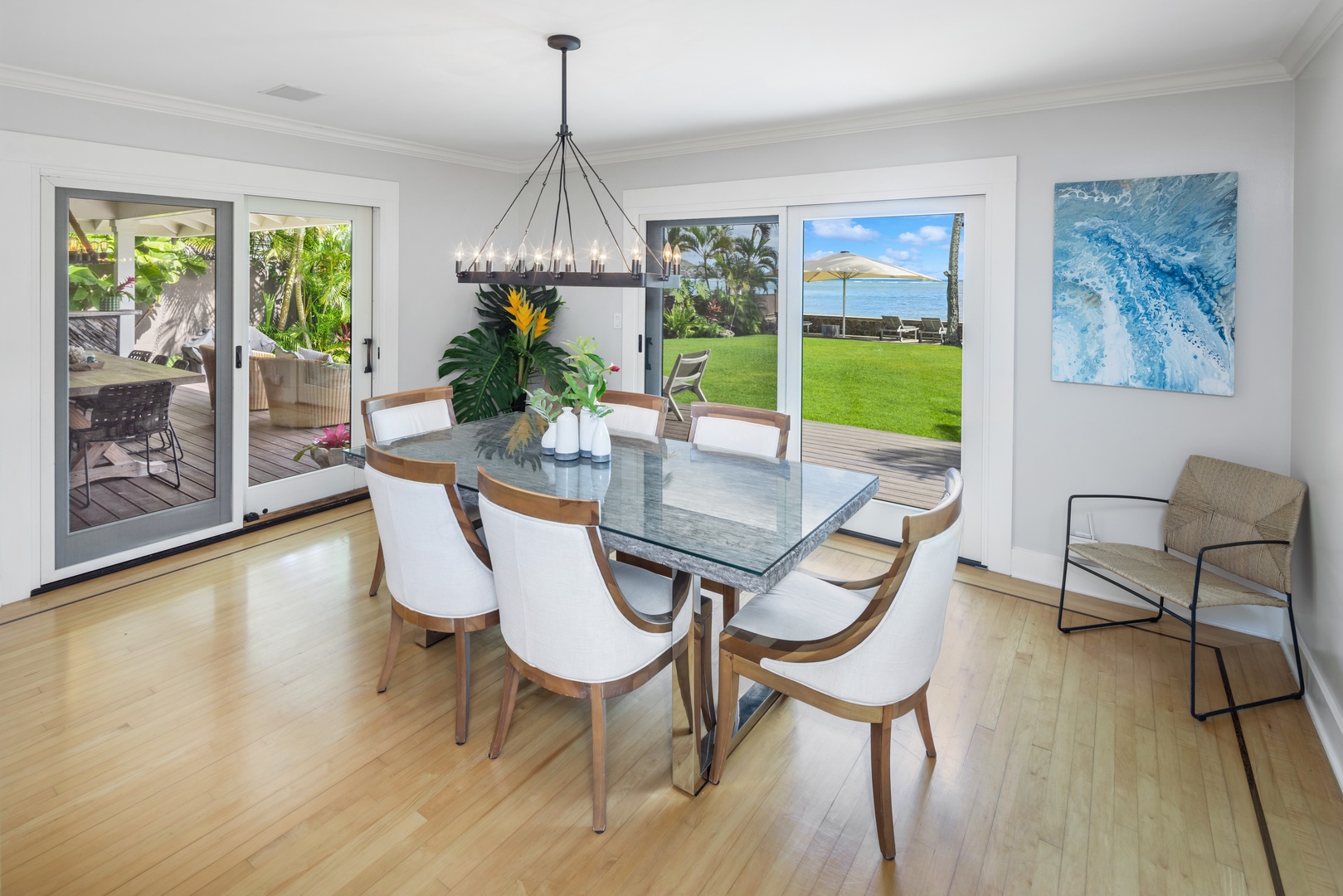 Honolulu Vacation Rentals, Moana Lani - Indoor dining room with seating for six and panoramic ocean views.
