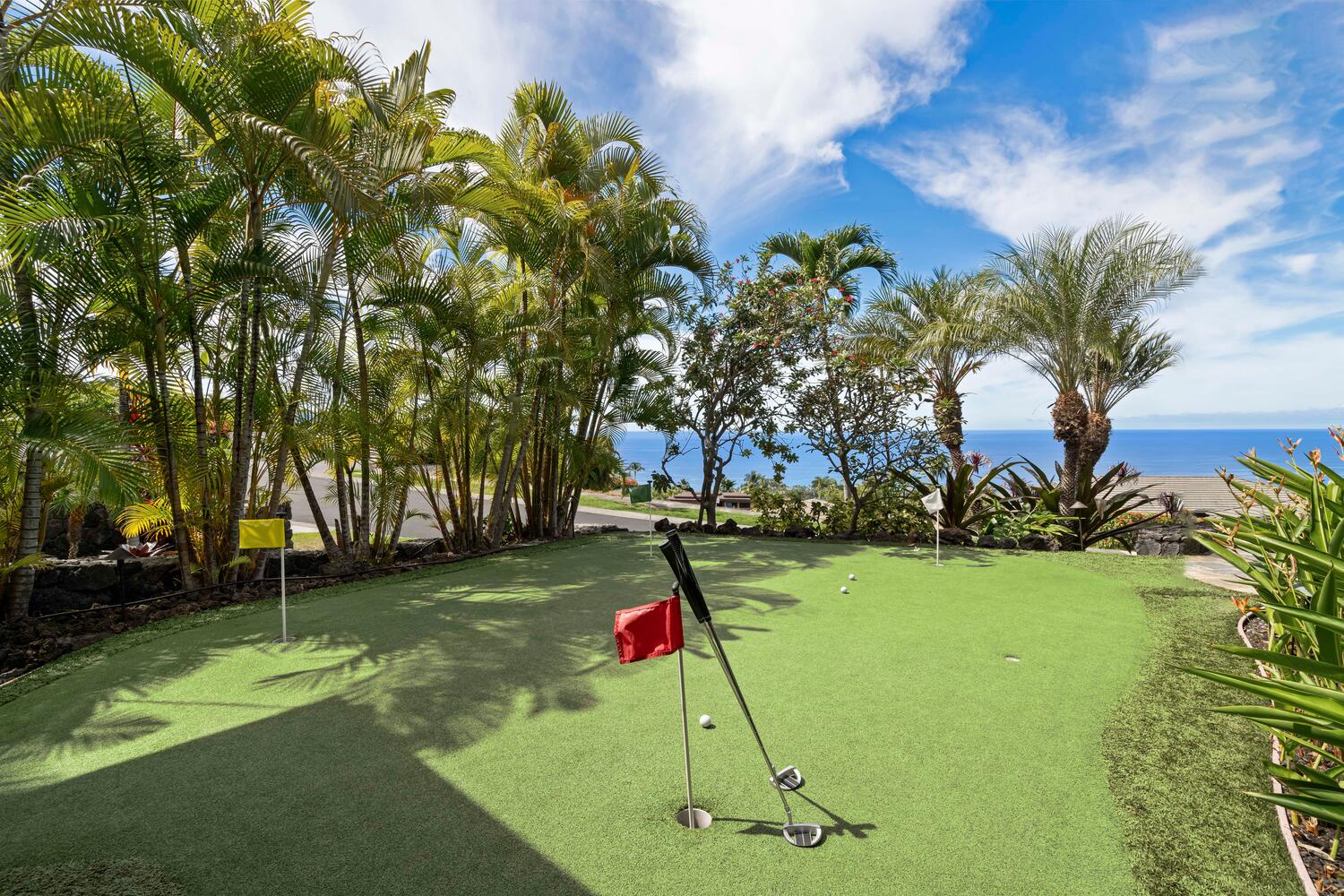 Kailua Kona Vacation Rentals, Island Oasis - Experience the joy of golf anytime, right at home, with our meticulously designed green putting space