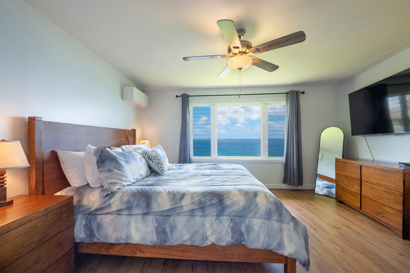 Princeville Vacation Rentals, Moana Kai - Wake up to the ocean through the window, split A/C keeping the room cool overnight.