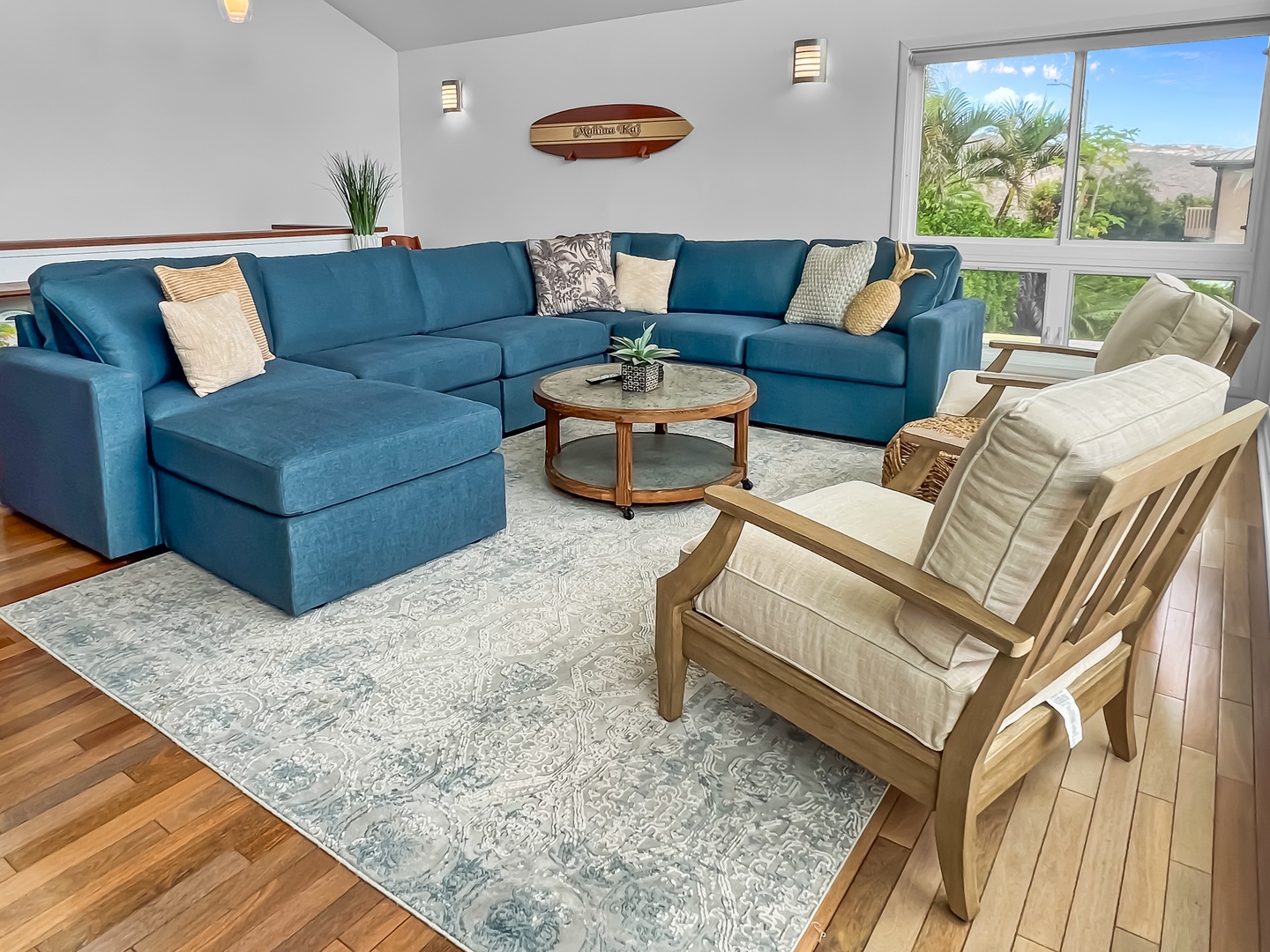 Honolulu Vacation Rentals, Mahina Kai - The living area has plush sectional sofa and expansive outdoor views.