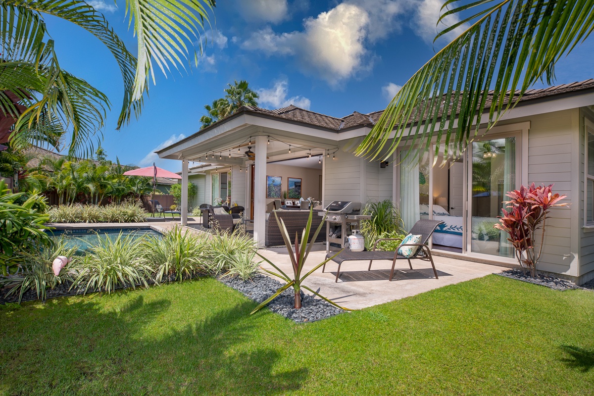 Kailua Kona Vacation Rentals, Holua Kai #32 - Outside, a private pool and gated backyard create an outdoor oasis for guests to enjoy quality vacation time together.