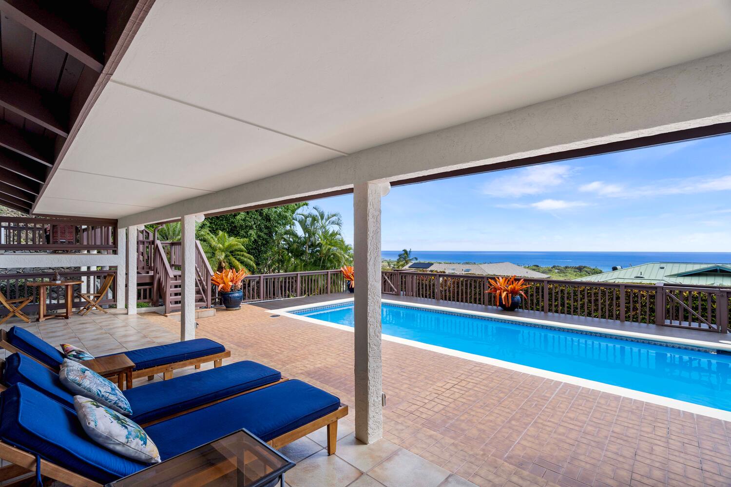 Kailua Kona Vacation Rentals, Kona Dreams - The expansive lanai has plenty of spaces to Gather.