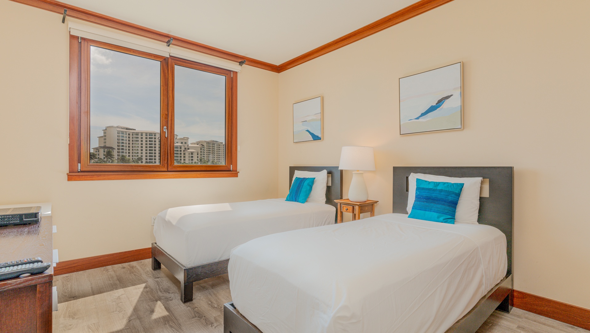 Kapolei Vacation Rentals, Ko Olina Beach Villas O425 - The second guest bedroom with twin beds that can be converted in to a king bed.