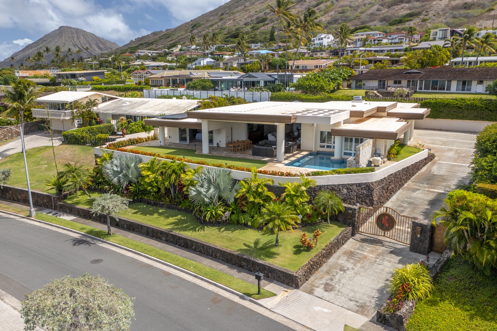 Honolulu Vacation Rentals, Hale Makana - Ariel