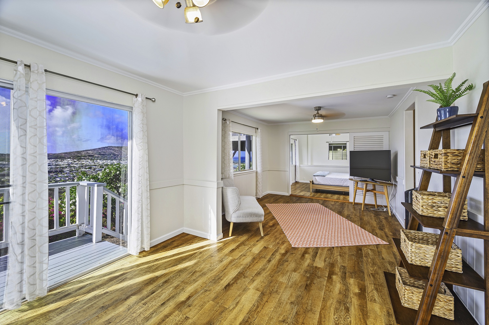 Honolulu Vacation Rentals, Hale Malia - You'll never want to look away from the gorgeous views, but this area is also equipped with a TV