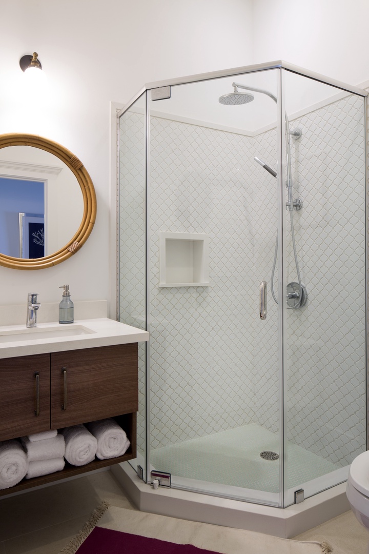 Kailua Vacation Rentals, The Villa at Wailea Point* - Ensuite bathroom with a walk-in shower.