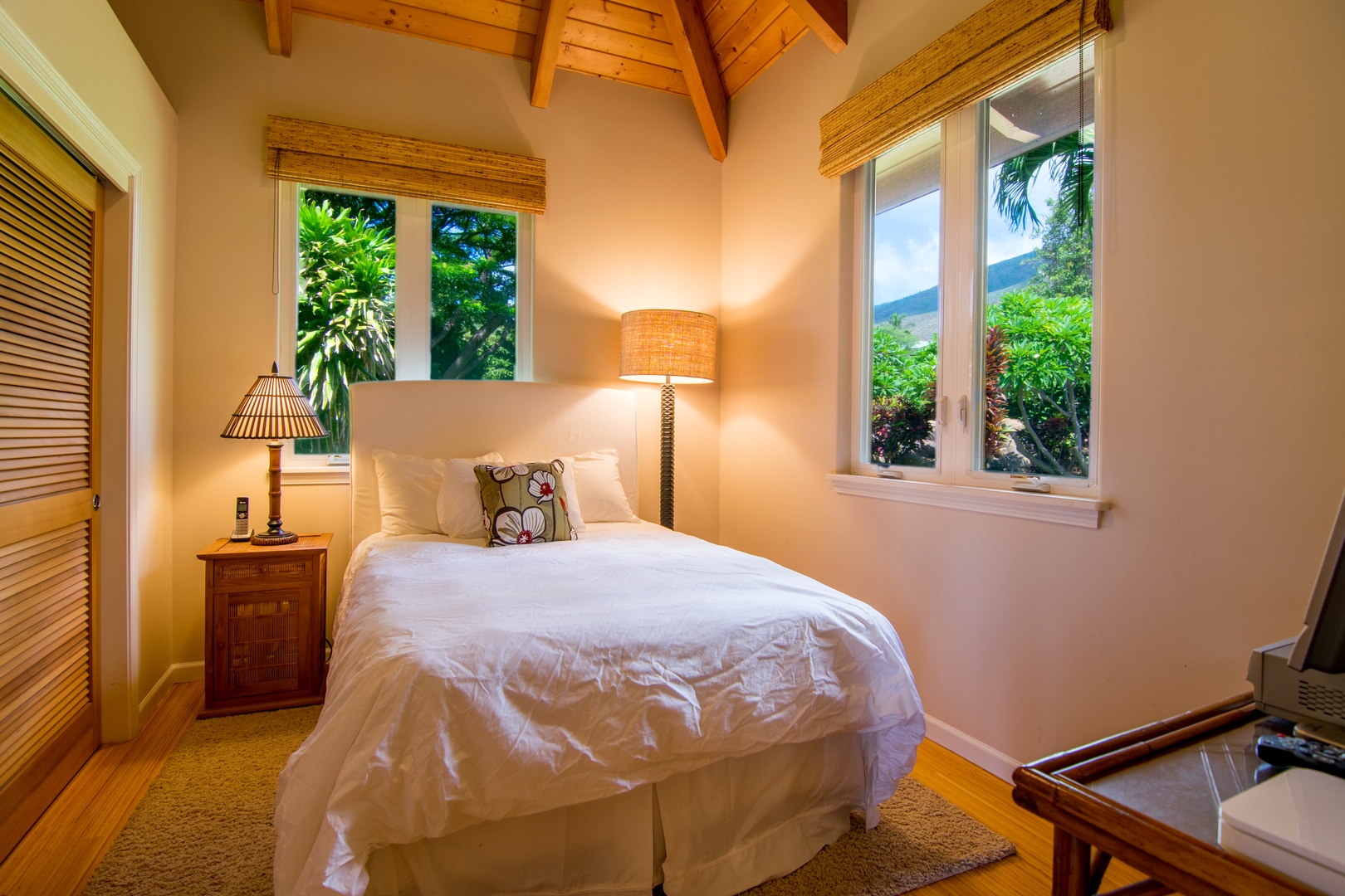 Lahaina Vacation Rentals, Makena Aloha Estate* - Cottage Bedroom
