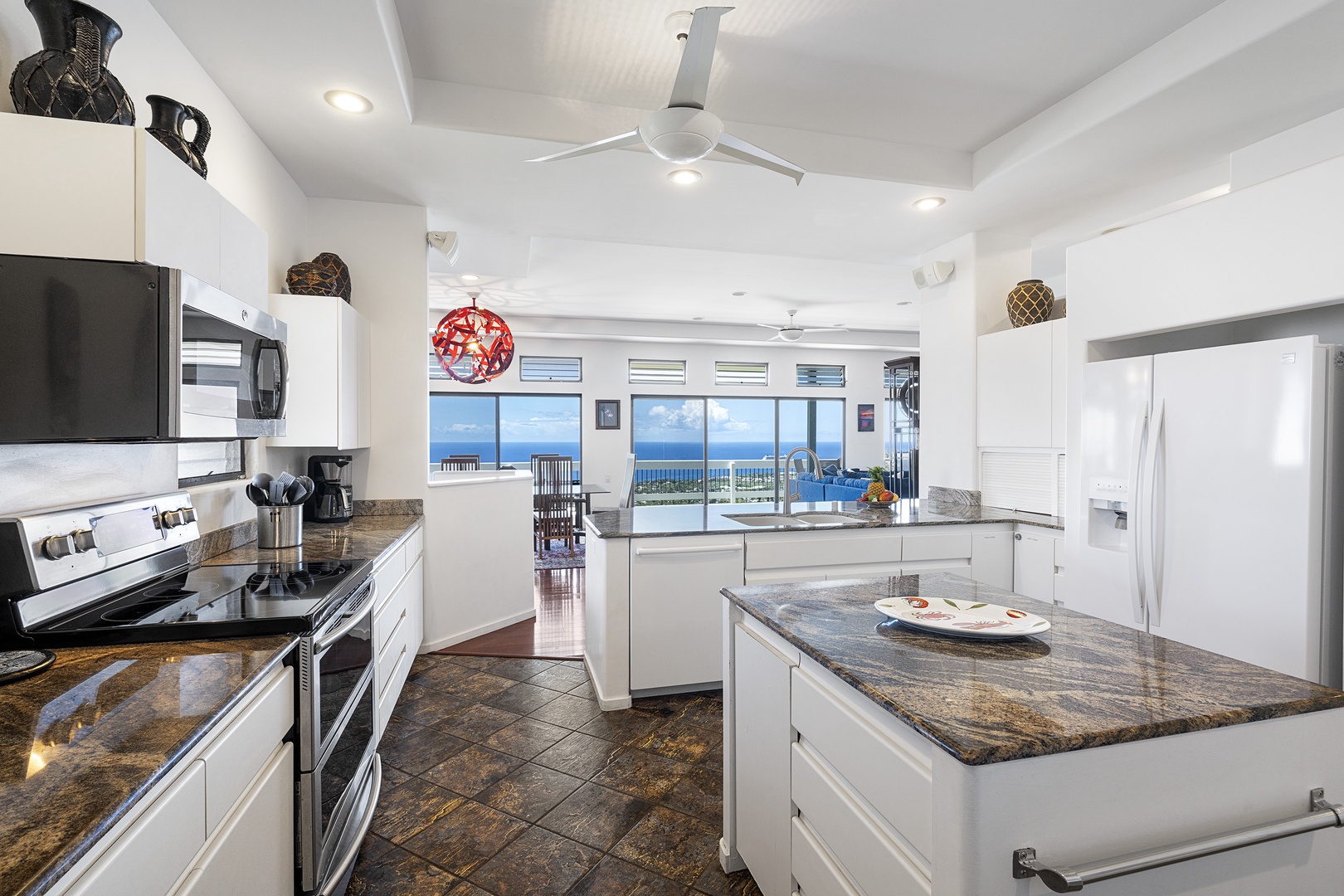 Kailua Kona Vacation Rentals, Ho'o Maluhia - Wash dishes with a view of the Pacific!