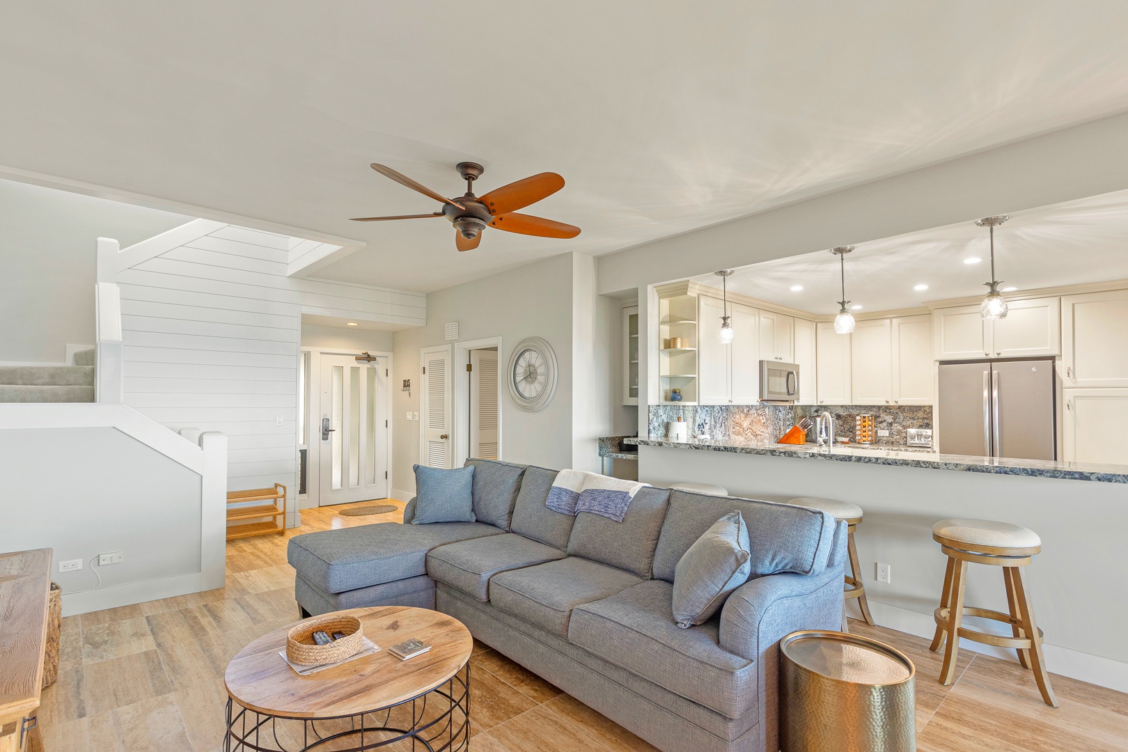 Lahaina Vacation Rentals, Kapalua Ridge 1622 - The cozy seating area invites you to relax after a day of island adventures