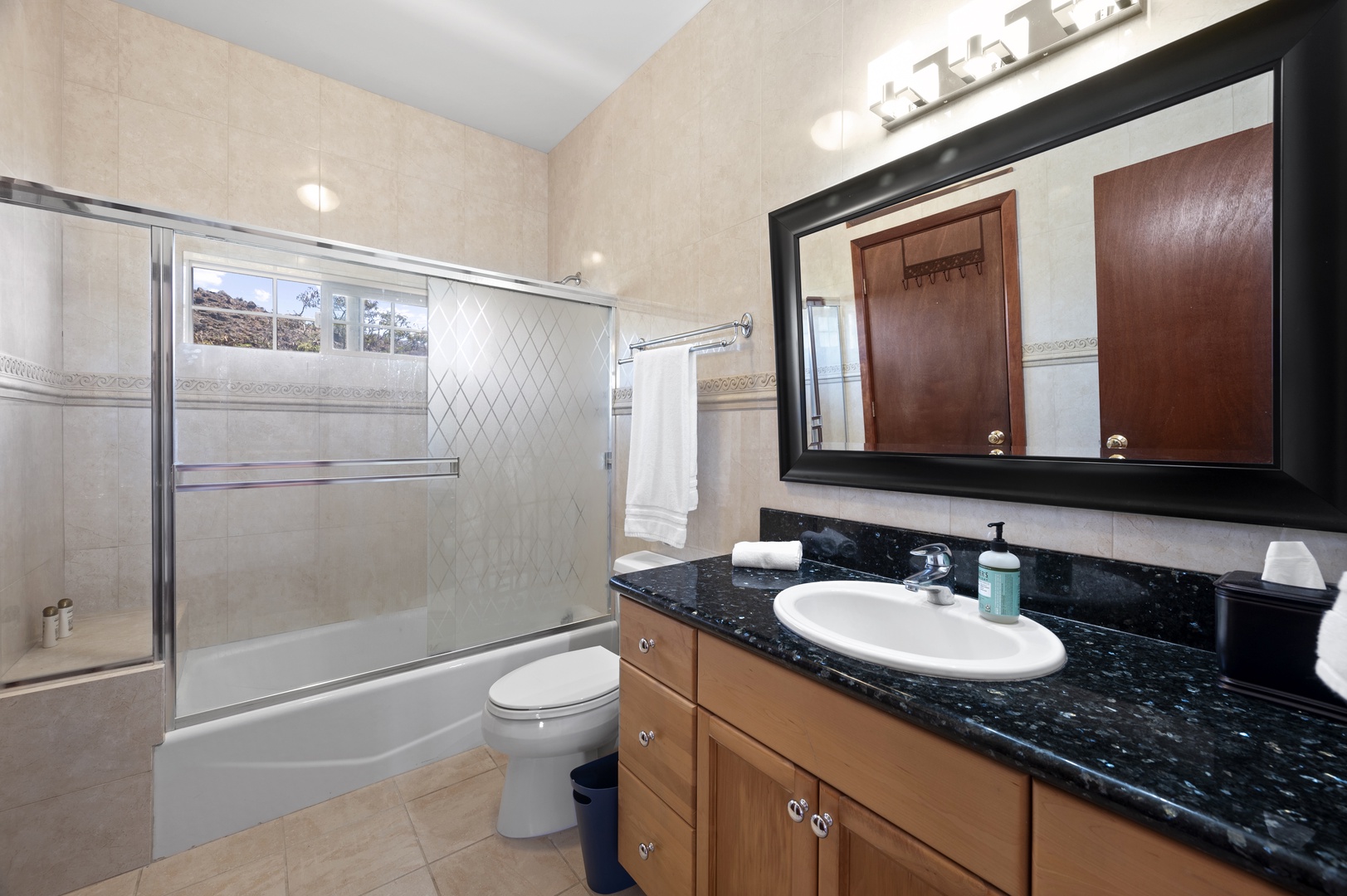 Honolulu Vacation Rentals, Lotus on a Hill* - Guest Bedroom 2 ensuite with single vanity and shower/tub combo