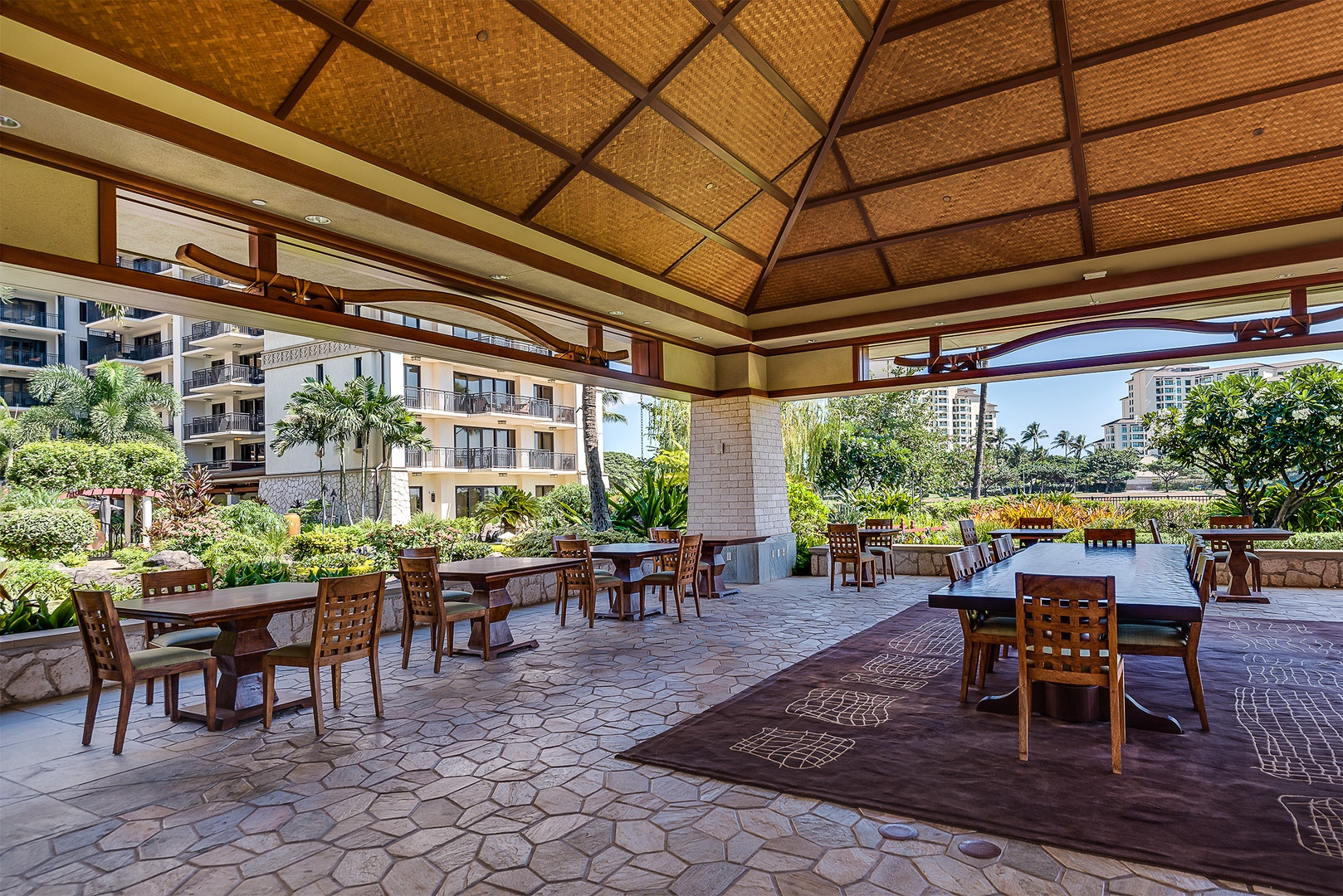 Kapolei Vacation Rentals, Ko Olina Beach Villas B506 - The owner's lounge available for receptions and gatherings.