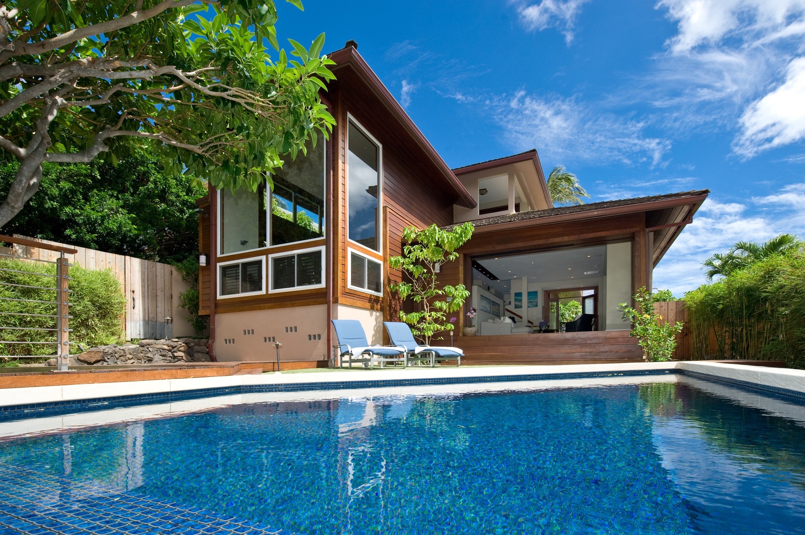Honolulu Vacation Rentals, Casa de Makalei - Backyard with heated swimming pool