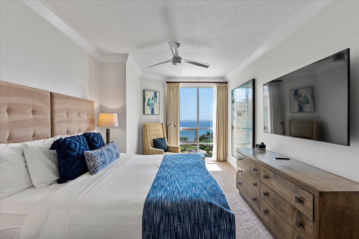 HI Vacation Rentals, Honua Kai Hokulani 825 - Wake up to stunning ocean views from this comfortable third bedroom suite.