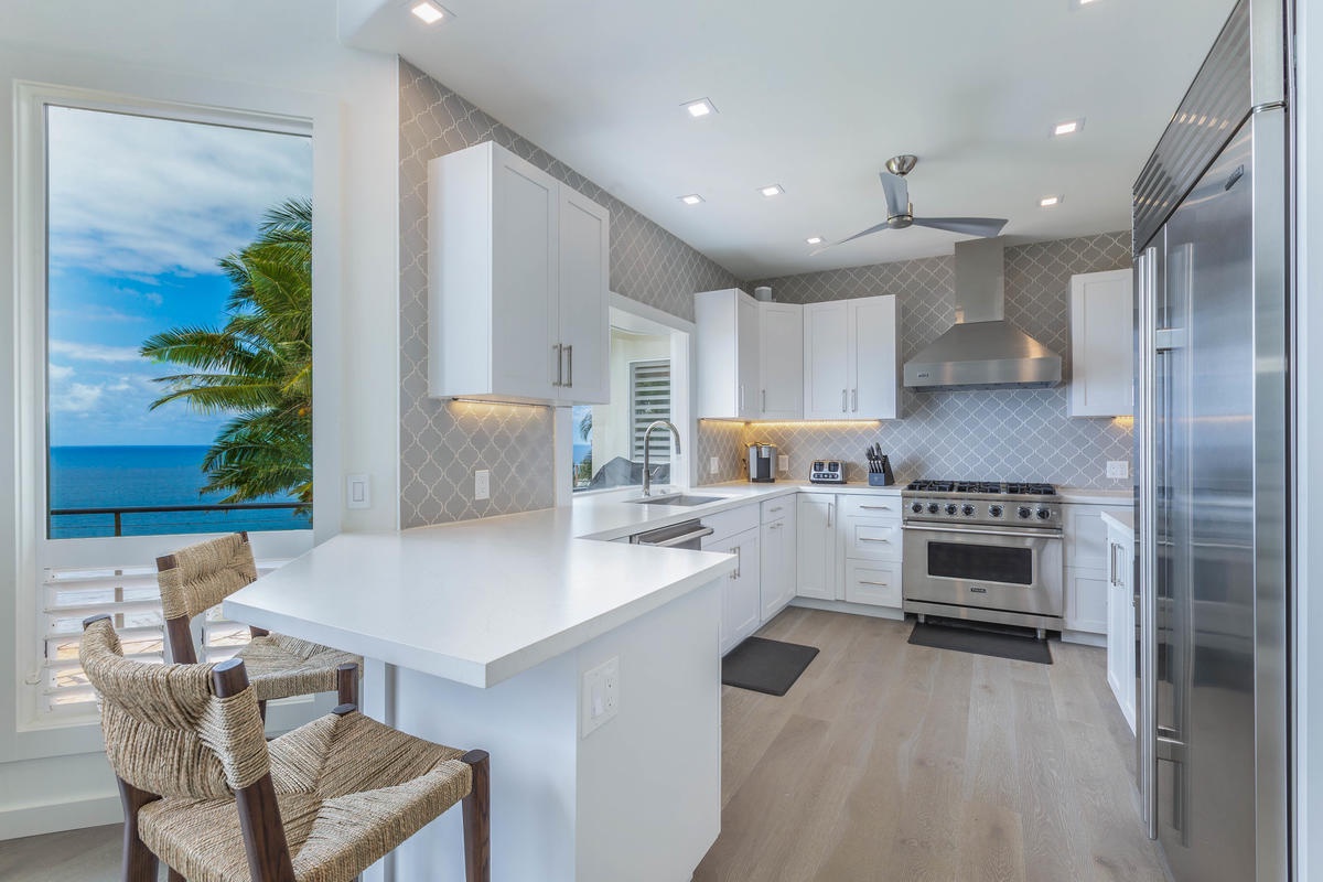 Princeville Vacation Rentals, Honu Awa - Kitchen Bar Seating