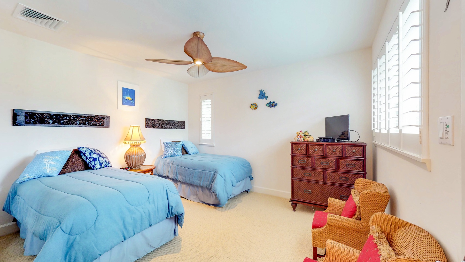 Kapolei Vacation Rentals, Ko Olina Kai 1105E - Third bedroom with twin beds, perfect for the little ones.
