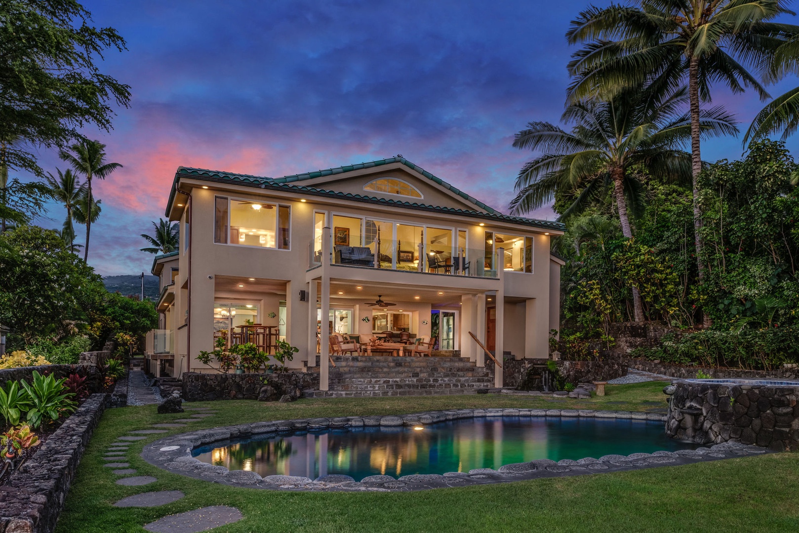 Kailua Kona Vacation Rentals, Kona Beach Bungalows** - Main House at Dusk