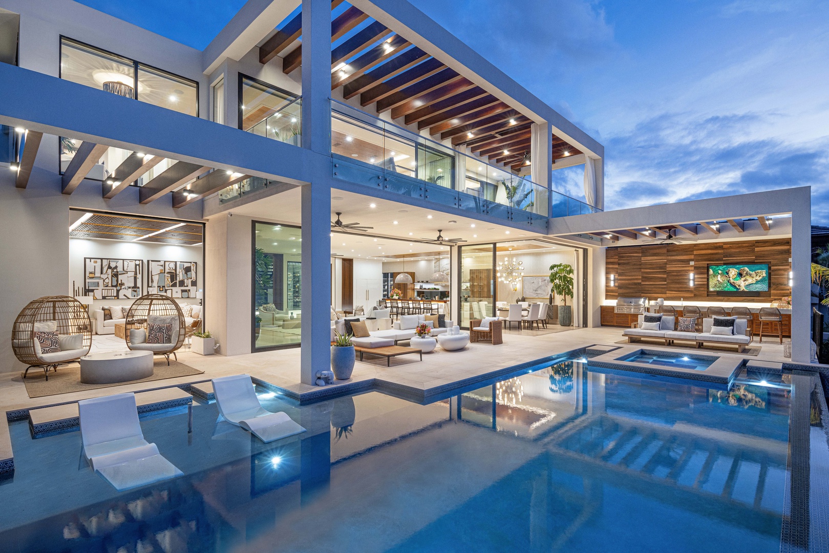 Diamond Head Grand Escape
