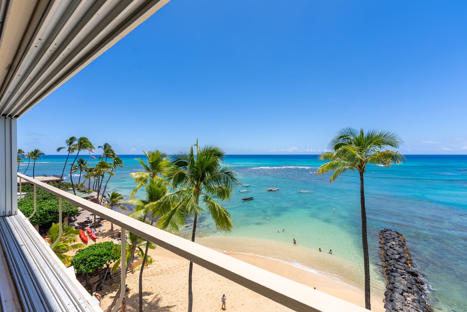 Honolulu Vacation Rentals, Colony Surf Luxe - Step outside and take in uninterrupted oceanfront views from the golden sands of Kaimana Beach—just an elevator ride away.