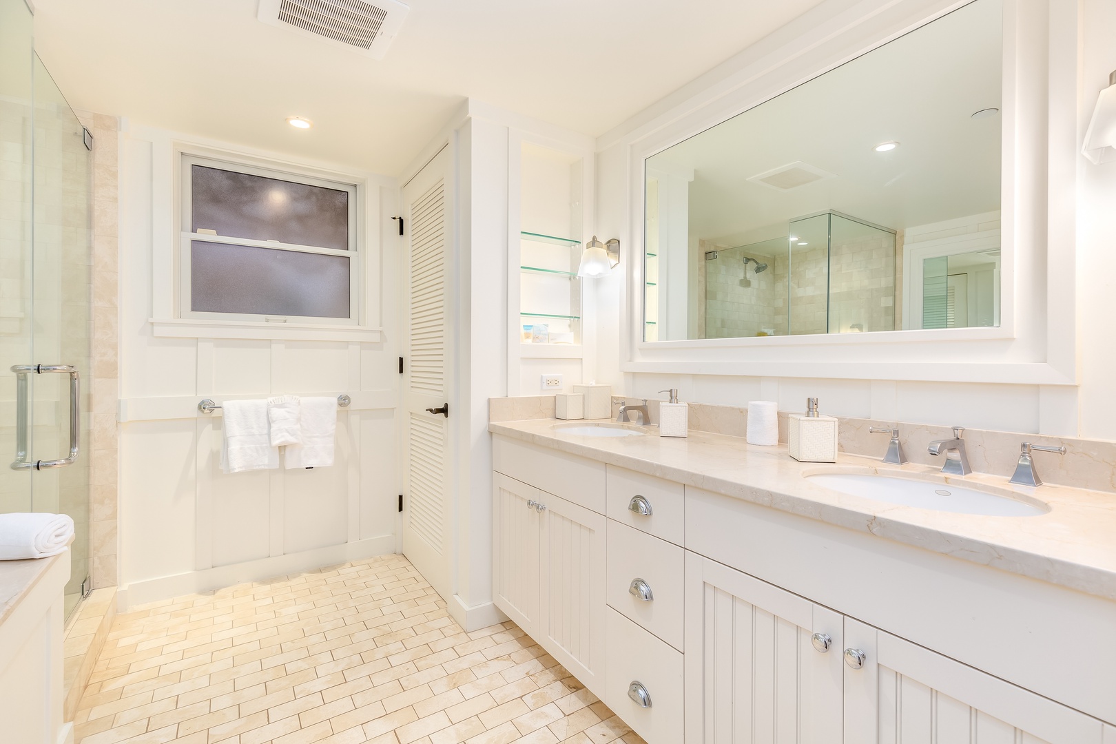Kahuku Vacation Rentals, OFB Turtle Bay Villas 101 - Primary Bathroom