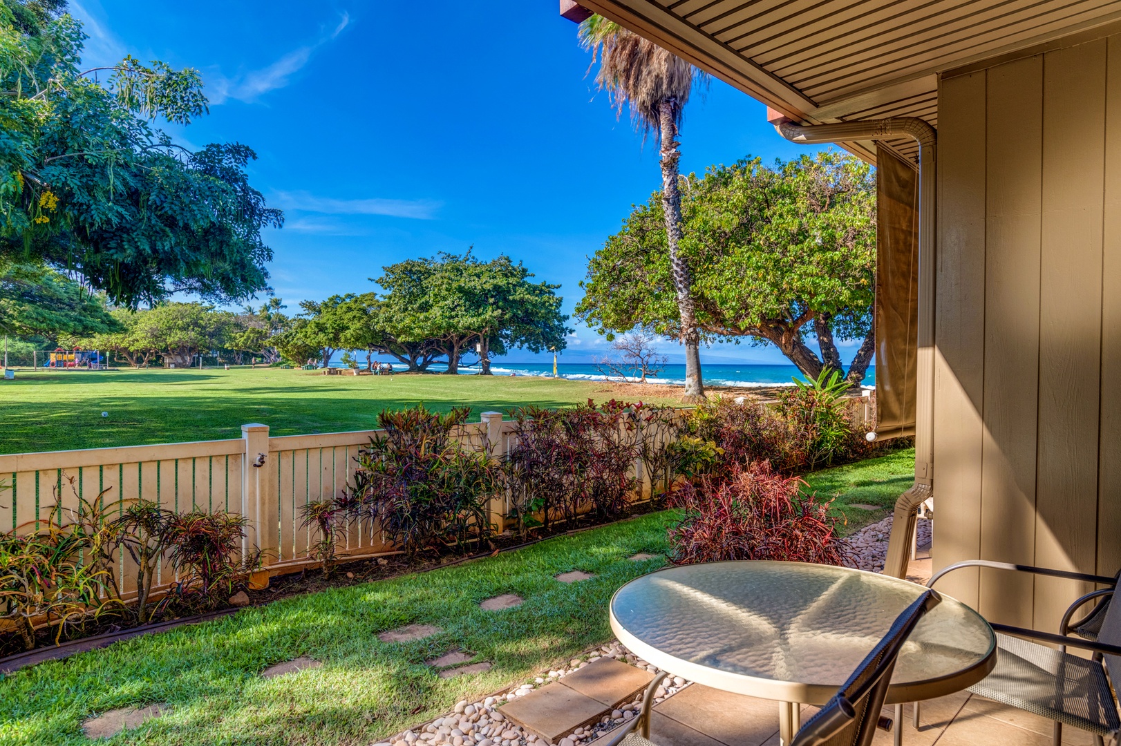 Lahaina Vacation Rentals, Hale Kai 109 - Less then 50 steps to the sand