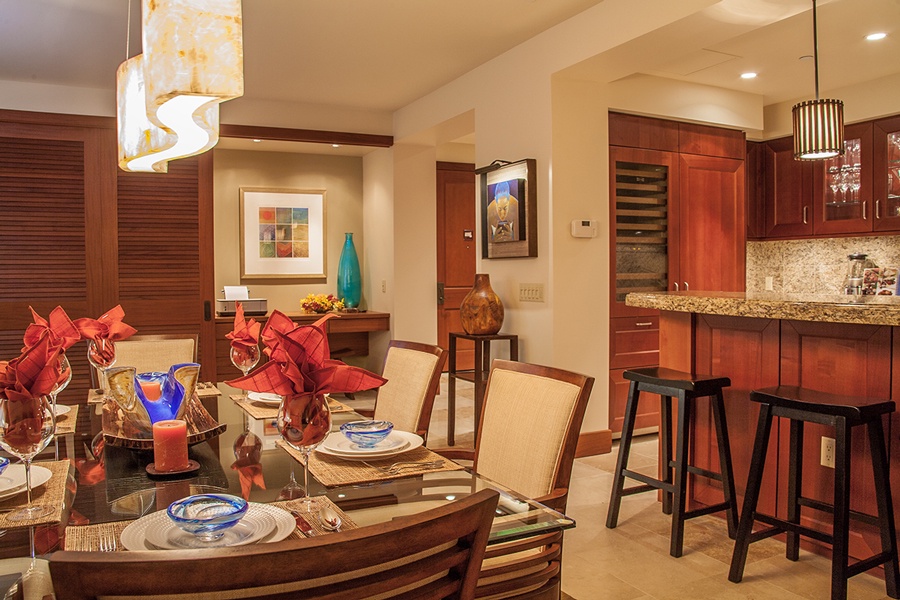 Wailea Vacation Rentals, Sun Splash C301 at Wailea Beach Villas* - Ocean View Primary Bath with Deep Soaking Tub