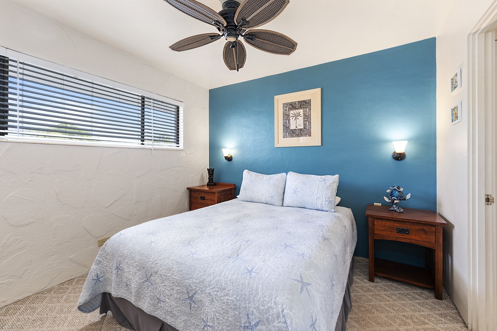 Kailua Kona Vacation Rentals, Casa De Emdeko 222 - Bedroom equipped with Queen bed