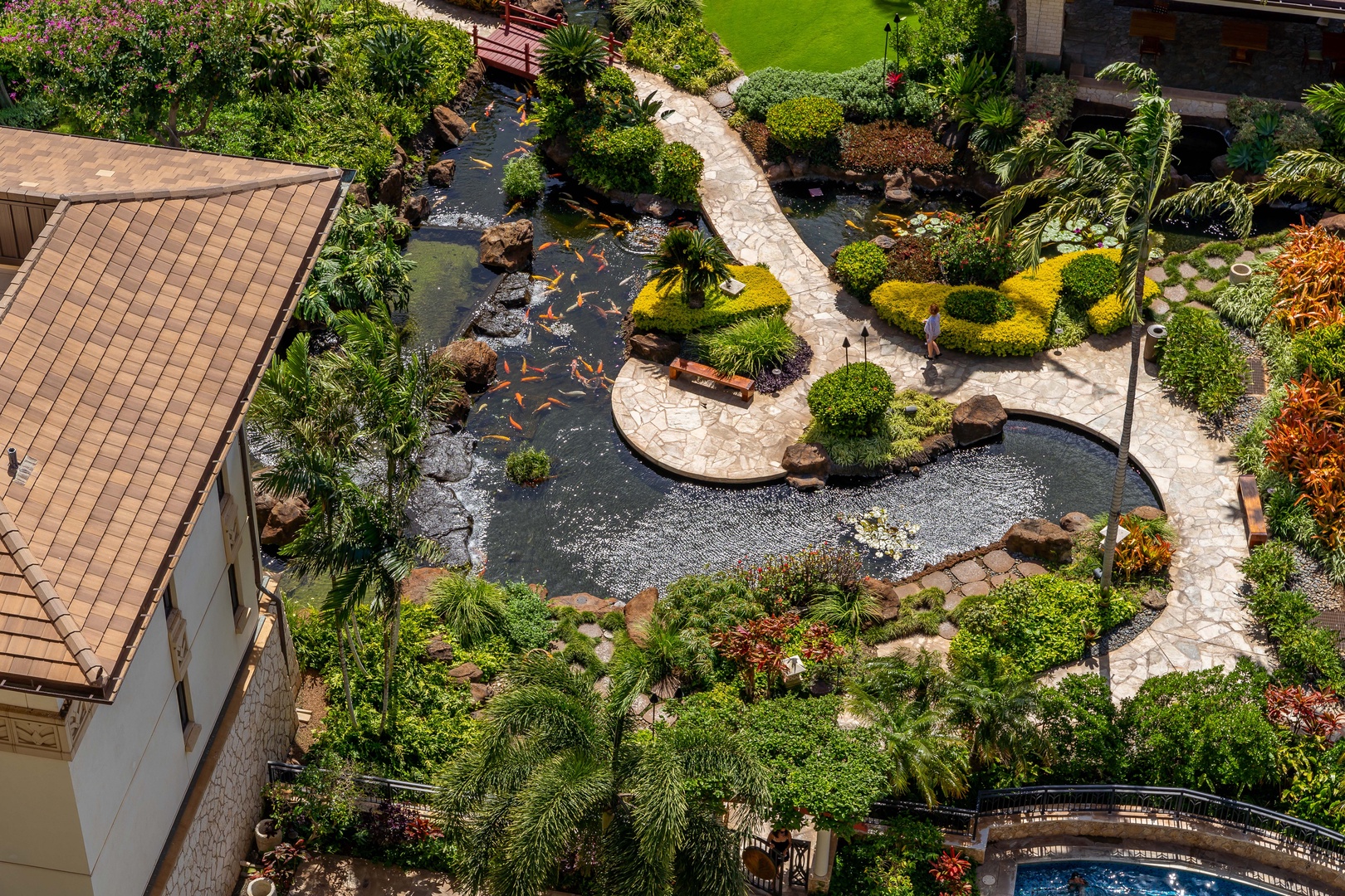 Kapolei Vacation Rentals, Ko Olina Beach Villas O904 - The incredible gardens and pond at the resort.