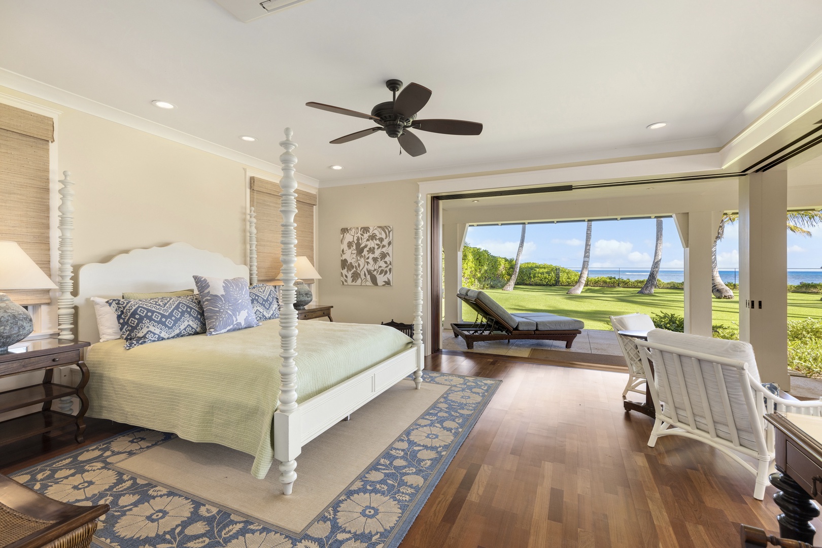 Honolulu Vacation Rentals, Kahala Beachside Estate - Downstairs master bedroom - Maile Suite