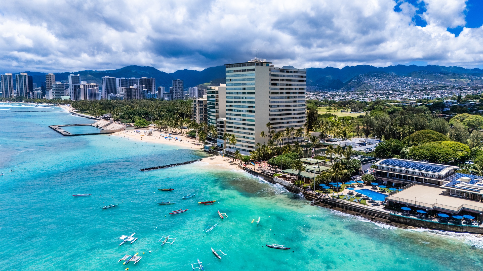 Honolulu Vacation Rentals, Kaimana Shores Getaway - Experience the beauty of Honolulu's Gold Coast, where beachfront living meets the turquoise waters of the Pacific.
