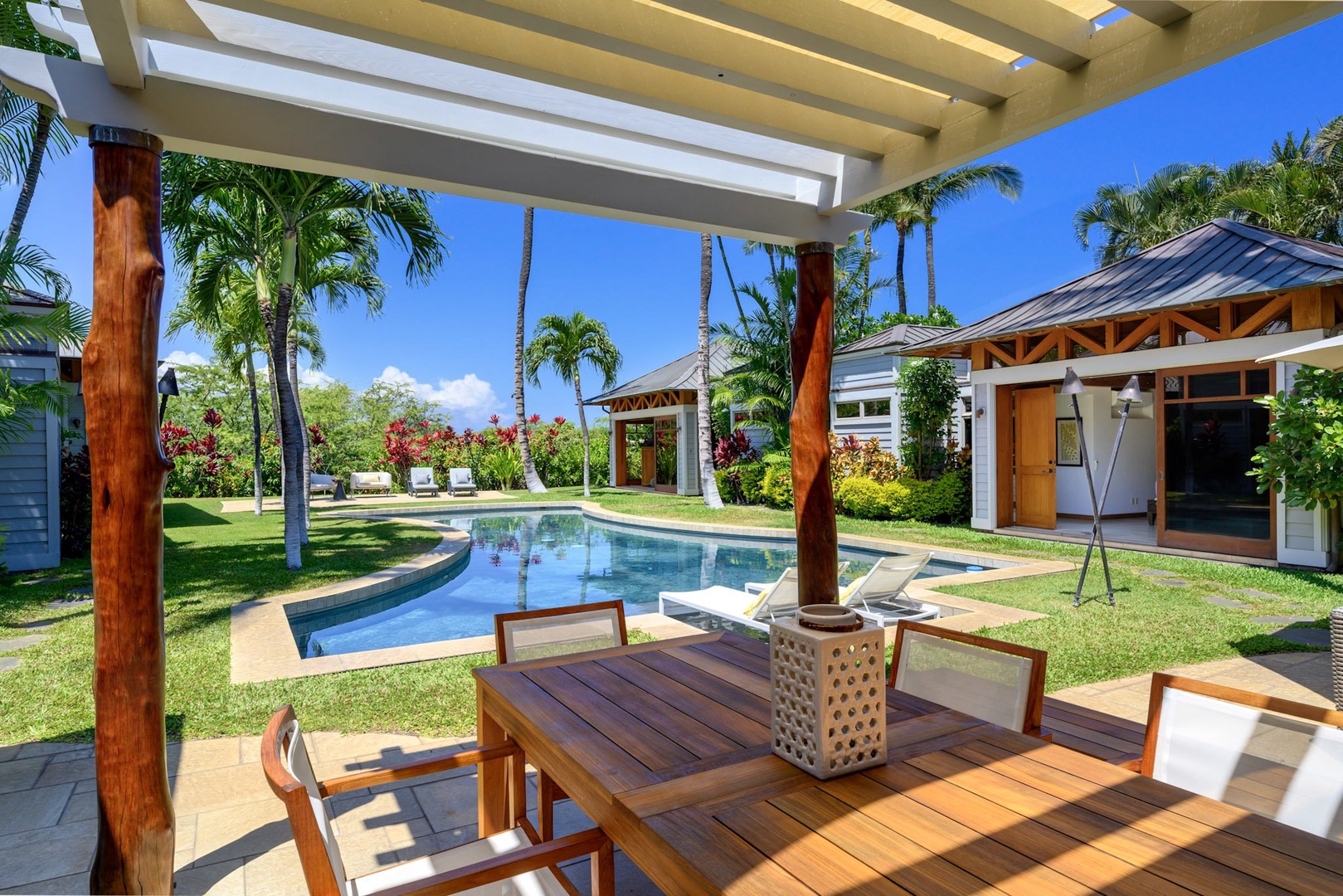 Kamuela Vacation Rentals, 3BD Na Hale 3 at Pauoa Beach Club at Mauna Lani Resort - An al-fresco dining option under the garden pergola where you can enjoy delightful meals during family time.