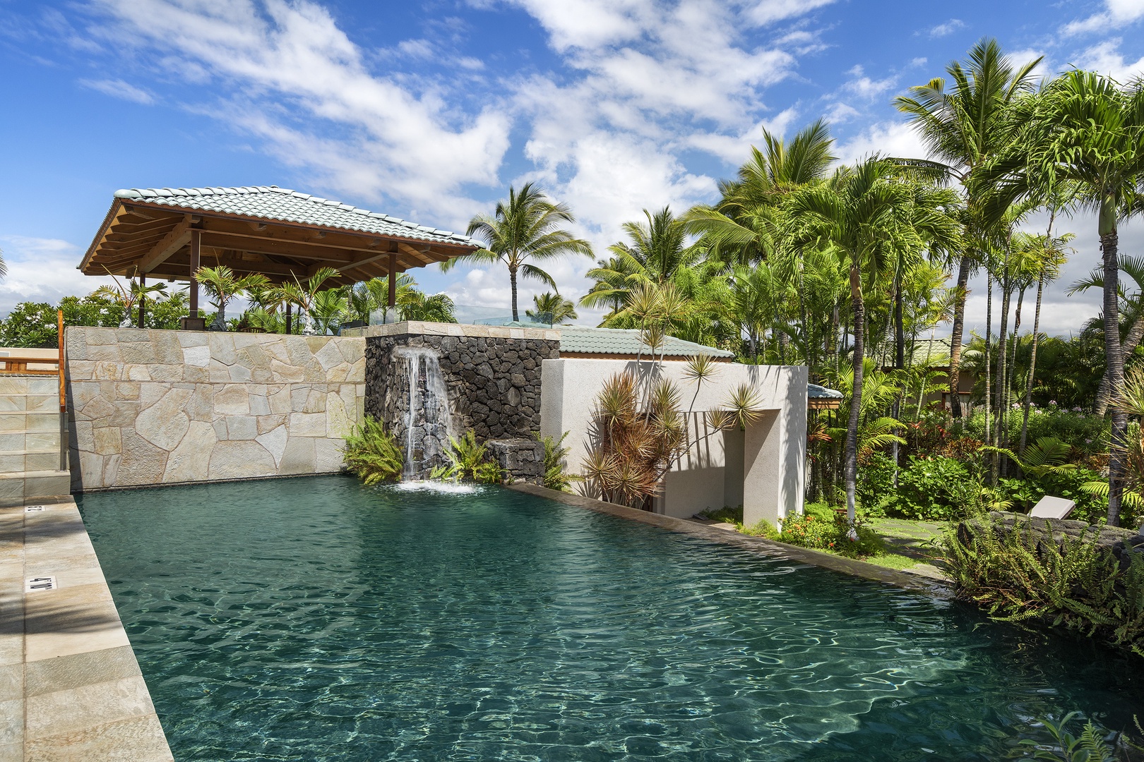 Kamuela Vacation Rentals, Champion Ridge #35 - Fountain from the spa into the pool