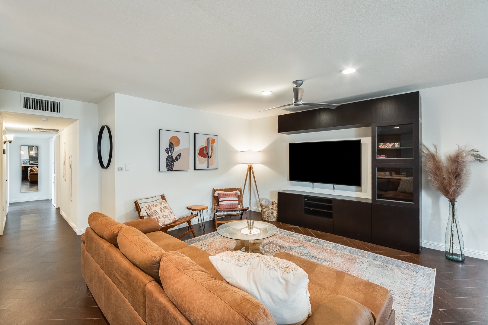 Phoenix Vacation Rentals, Desert Oasis - Living room