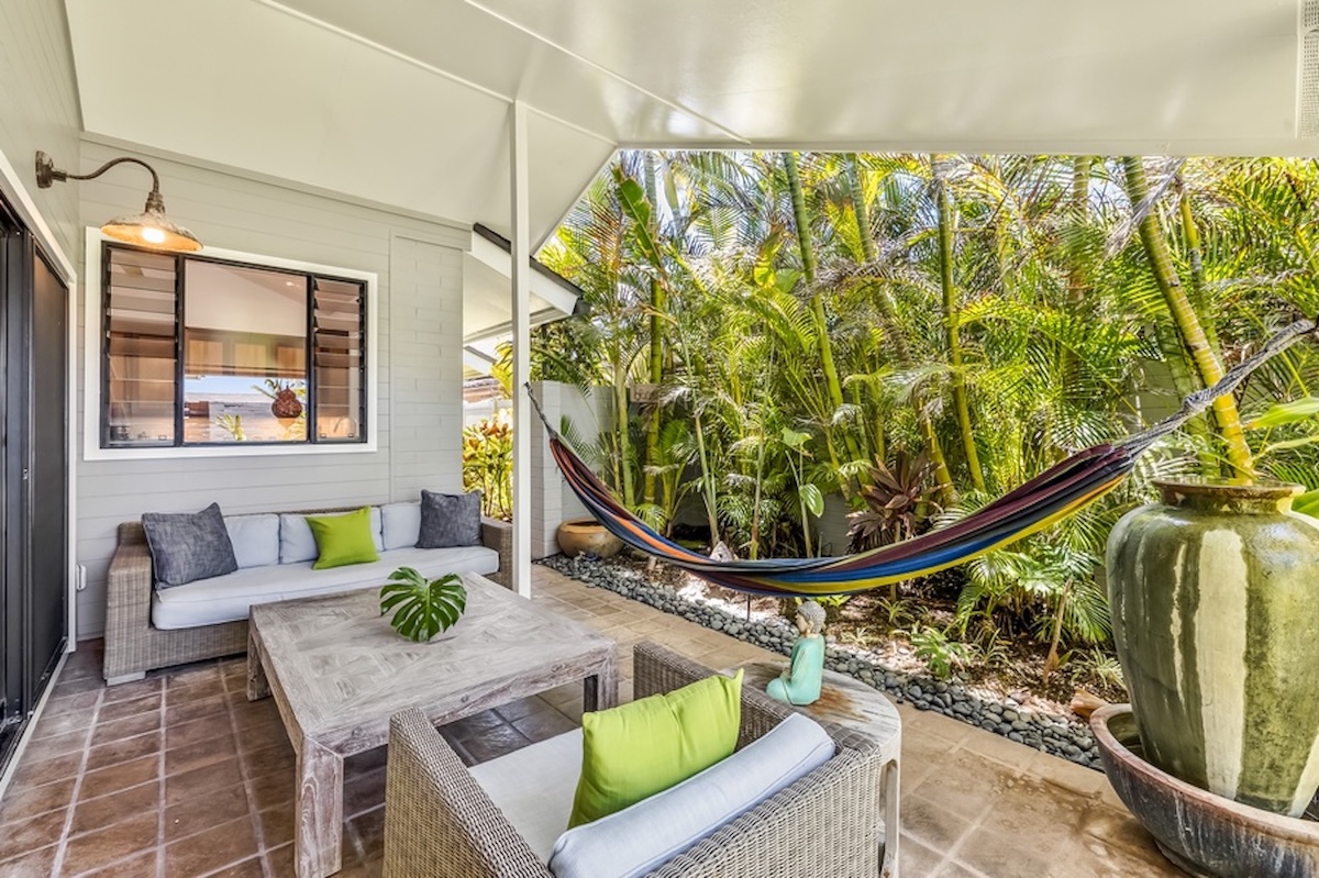 Kailua Vacation Rentals, Hale Ohana - Even more shaded seating with a hammock.