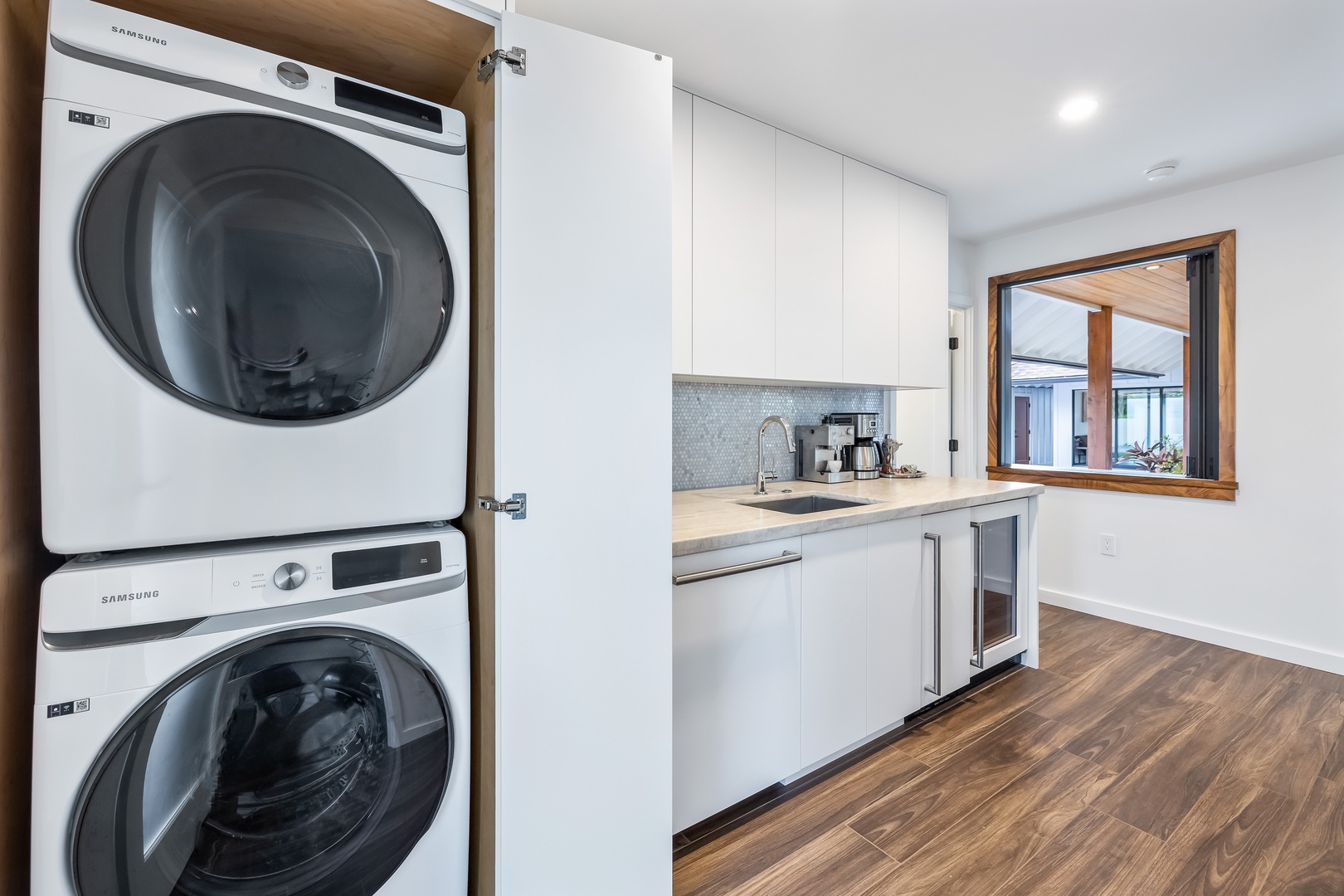 Kailua Vacation Rentals, Kailua Beach Villa - Laundry area adjacent to the wet bar.