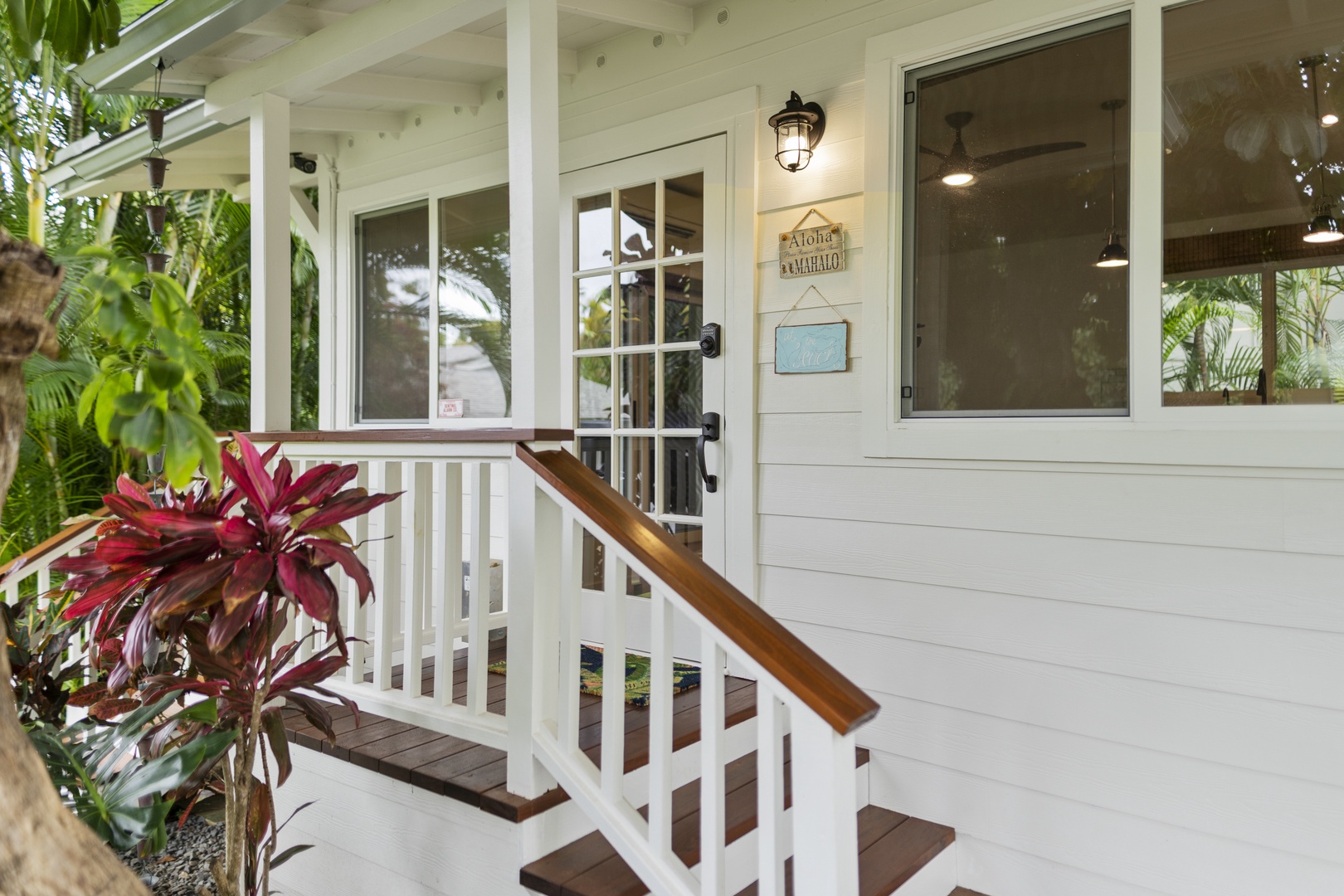Kailua Vacation Rentals, Lanikai Ohana Hale - Front Entrance