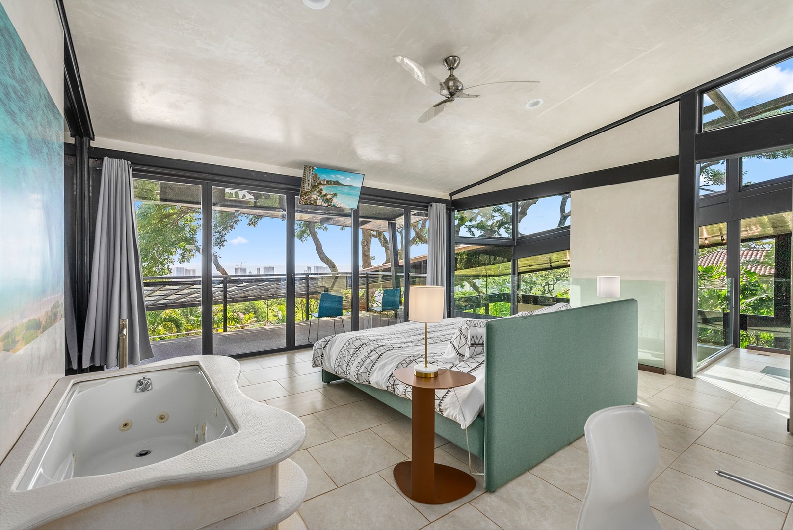 Honolulu Vacation Rentals, Tantalus Glass House (3 BD) - Glass-walled sanctuary with panoramic ocean views, soaking tub, and tropical breeze flowing through every corner of this dreamy retreat.