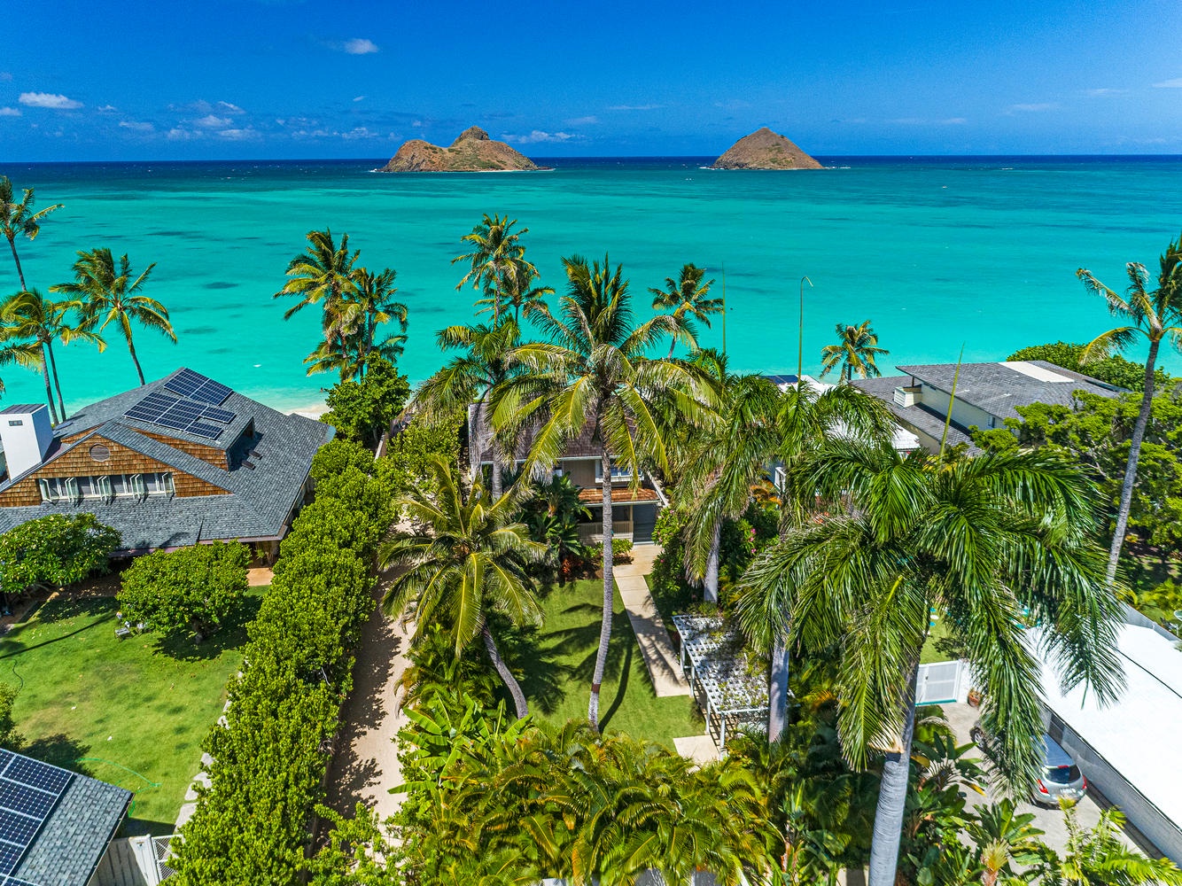 Kailua Vacation Rentals, Lanikai Seashore - Enjoy unobstructed views of the vibrant ocean and Mokulua Islands