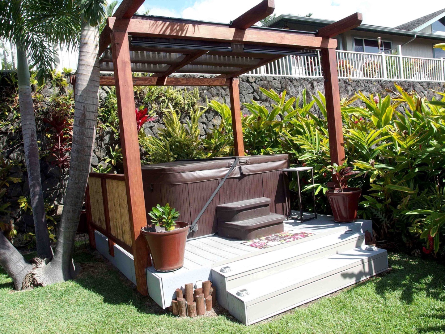 Kailua Kona Vacation Rentals, Hale Alaula - Ocean View - Experience relaxation in the rejuvenating hot tub.