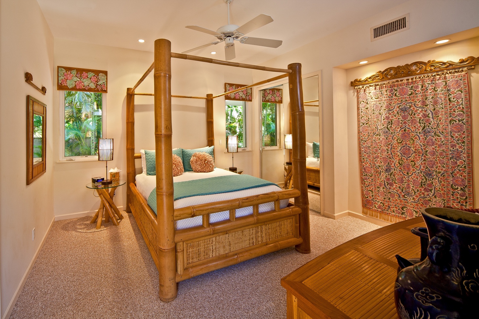 Kaanapali Vacation Rentals, Sea Shells Beach House on Ka`anapali Beach* - Garden View Queen Bedroom with en-Suite