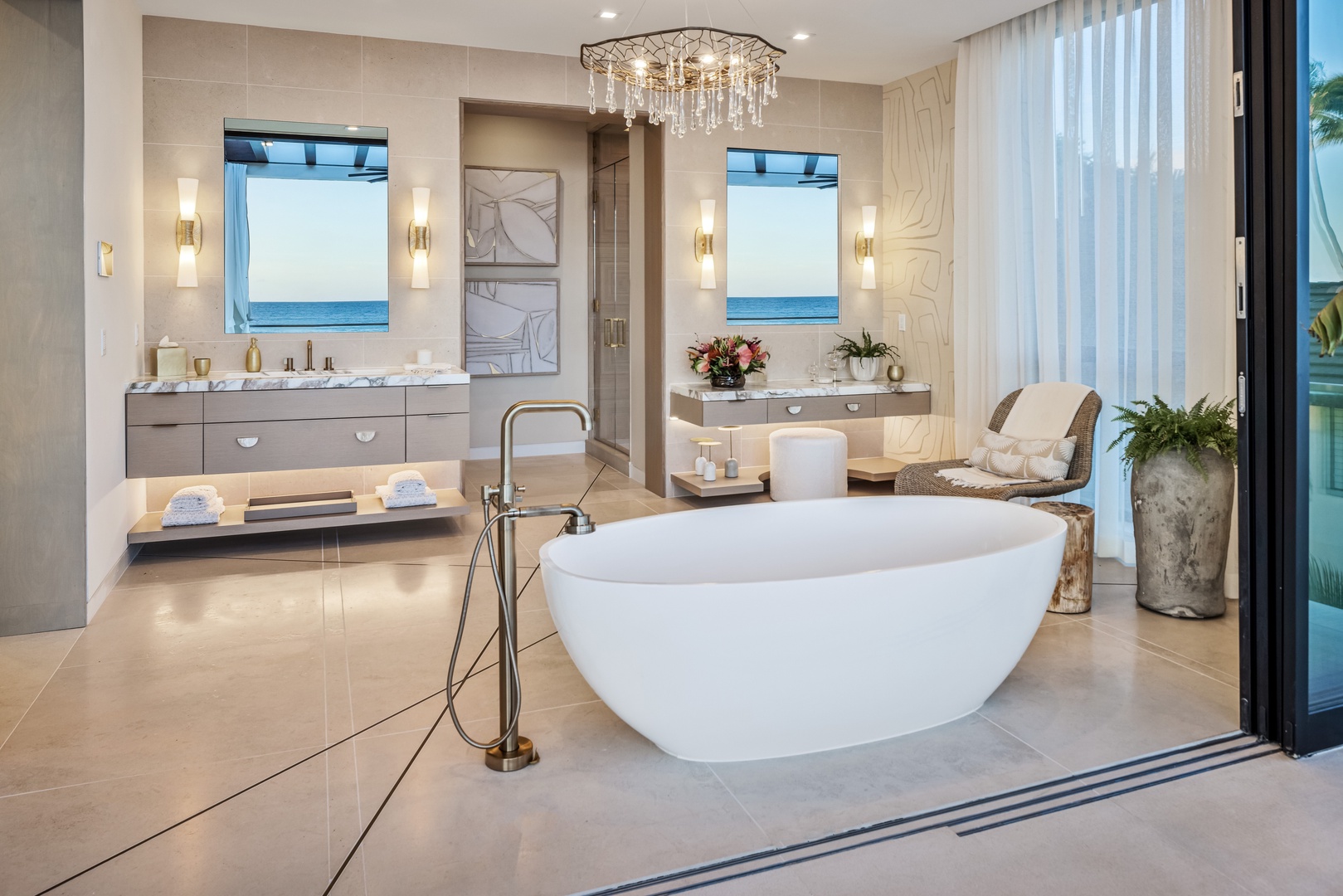Honolulu Vacation Rentals, Diamond Head Grand Escape - Indulge in a freestanding soaking tub with ocean views, double vanities, and spa-inspired finishes.