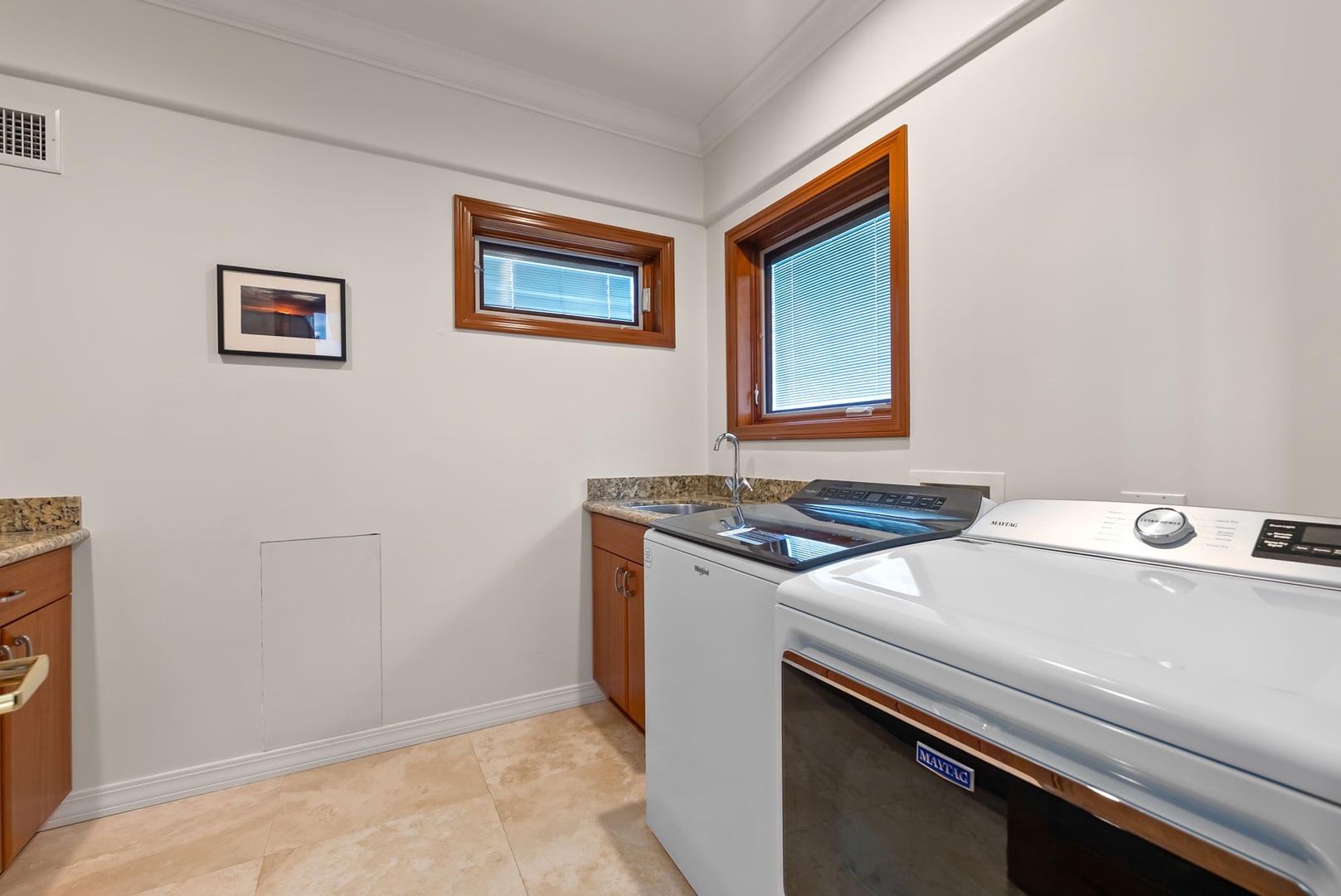 Honolulu Vacation Rentals, Maunalua Estate - A dedicated laundry space adds comfort and convenience for longer island stays.